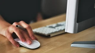 Voucher έως 1.300 ευρώ για σούπερ ταχύτητες ίντερνετ