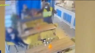 Αλβανία-Βίντεο ΣΟΚ: «Ντελιβεράς» εκτελεί εν ψυχρώ επιχειρηματία