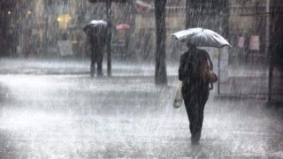 Καιρός: «Διάλειμμα» από την άνοιξη - Σαββατοκύριακο με βροχές και καταιγίδες