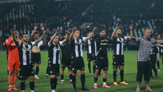 Στηρίζει ή γκρεμίζει ο κόσμος του…