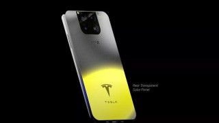 Δείτε το Ελληνικό κινητό της Tesla