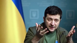 Ζελένσκι: «Δολοφόνοι και συνένοχοι σε εγκλήματα πολέμου οι Ρώσοι στρατιώτες»