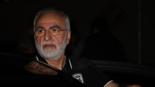 Πρόεδρος; Ιδιοκτήτης; Μεγαλομέτοχος; Όχι! Μέγας ευεργέτης; Ναι…