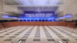 Τα προεκλογικά «τσαλακώματα» στον βωμό των ψήφων της νεολαίας