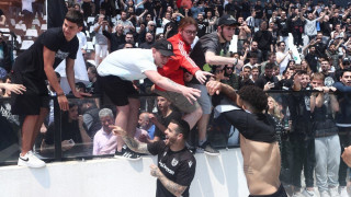 ΠΑΟΚ: Συνθήματα στην τελευταία προπόνηση και «απαίτηση» για κατάκτηση του κυπέλλου (vids)