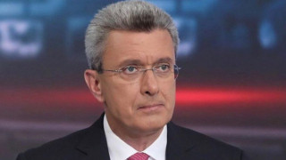 «Δεν είμαστε στο Μεσαίωνα»: Ο Νίκος Χατζηνικολάου πήρε θέση για όσα ακούγονται για τον Κώστα Καραμανλή