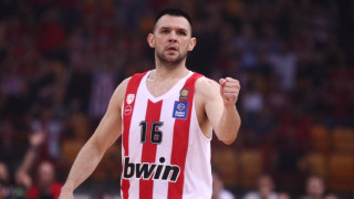 Ολυμπιακός: Δεν το κουνά από τον Πειραιά ο Κώστας Παπανικολάου