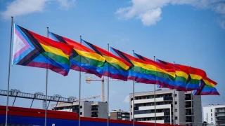 Η ΛΟΑΤΚΙ+ σημαία «έδιωξε» τους followers της Μπαρτσελόνα