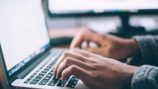 Πρωταθλητές στην εργασία οι «τεμπέληδες» Έλληνες, εργάζονται περισσότερο από όλους στην ΕΕ