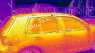Καύσωνας Κλέων: Ασύλληπτες θερμοκρασίες-84 βαθμοί στην οροφή αυτοκινήτου
