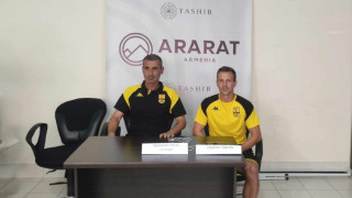 Αραράτ - Άρης: Ένταση στην συνέντευξη Τύπου του Τόλη Τερζή, μπήκε Αρμένιος με φανέλα του ΠΑΟΚ