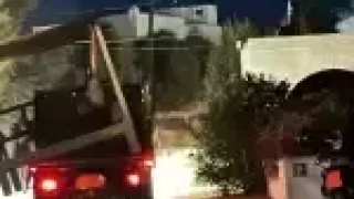 Μετά τους ελέγχους, στη Ναξο άπλωσαν... νύχτα τα ομπρελοκαθίσματα