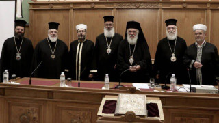 Νέες ταυτότητες: Γιατί δεν έχει τοποθετηθεί επίσημα η Ιερά Σύνοδος