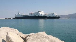 Παραλίγο σύγκρουση τριών πλοίων στη Ραφήνα - Πληροφορίες ότι έμπλεξαν οι άγκυρες