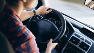 Θεωρητικές εξετάσεις οδήγησης: Τέλος το «λάδωμα» για δίπλωμα