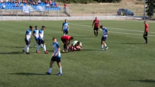 «Έτσι έσωσα τον ποδοσφαιριστή που χτύπησε στο κεφάλι και δεν ανέπνεε σε ματς του Πειραιά»
