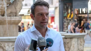 Το σχόλιο του Αυτιά και η απάντηση του Κασσελάκη: «Καλώ τον ΣΚΑΪ να ξεριζώσει την κουλτούρα ομοφοβίας»