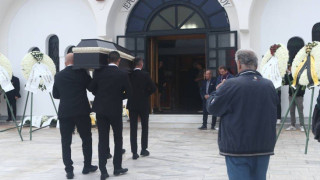 Πάρις Καλημερίδης: Το «τελευταίο «αντίο» στα Κοιμητήρια Θέρμης (pics)