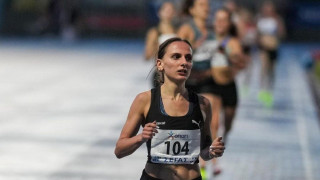 Ντενίσα Μπάλα: Μια πεταλούδα που καλεί τον Αλμπέρ Καμύ στα 1500