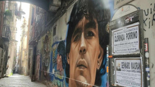 Νάπολι: Ο Γκίλμουρ έστησε στο σπίτι του άγαλμα του Μαραντόνα