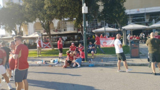 Στην πλατεία Αριστοτέλους οι φίλοι της Αμπερντίν πριν την Τούμπα!