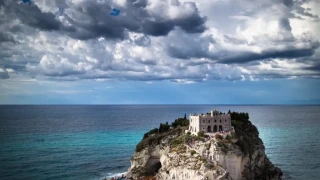 Πόλη στην Ιταλία σάς πληρώνει 30,000$ για να μείνετε εκεί μόνο αν είστε κάτω των 40