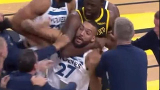 Ο Κερ δεν κάλυψε τον «παλαιστή» Ντρέιμοντ Γκριν: «Άθλια εικόνα»