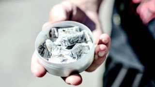 Στικάκια νικοτίνης (snus): Πωλούνται και στα περίπτερα, αλλά και στα φαρμακεία!