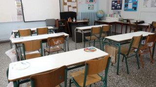 Δεν πίστευε στα μάτια της καθαρίστρια σε σχολείο- Βρήκε... εκρηκτικό μηχανισμό