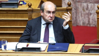 «Έκρηξη» Χατζηδάκη στο παραπέντε της ψήφισης του νομοσχεδίου: «Είστε σε ακραίο βέρτιγκο»