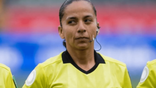 Γυναίκα διαιτητής έγραψε ιστορία – Σφύριξε σε τέσσερα Παγκόσμια Κύπελλα σε έναν χρόνο!