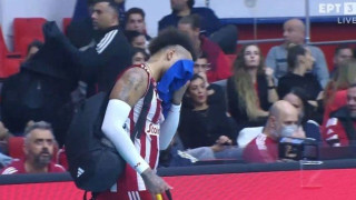 Ολυμπιακός-Παναθηναϊκός: Επεισόδια και προσωρινή διακοπή στο βόλεϊ-Τραυματίστηκε αστυνομικός (vid)