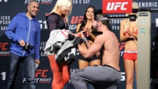 Τελικά το UFC έχει... και τη ρομαντική του πλευρά! (VIDEO)
