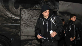 Έφτασε στο Καραϊσκάκης η αποστολή, κόκκινο πανί ο Τζαβέλλας (video)