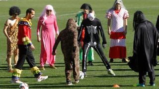 Έκαναν προπόνηση ντυμένοι... καρναβάλια! (pics & video)