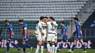 Κεντήματα και κελαηδήματα και «ταρίφα» plus…