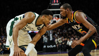 Υπόκλιση Αντετοκούνμπο στον Ντουράντ: «Λατρεύω να παίζω κόντρα στους καλύτερους»