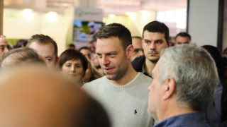 Ο Κασσελάκης ανέβηκε σε τρακτέρ και άκουσε «Στάλιν» αντί για «Στάγιερ»!