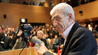 Δημοτικό συμβούλιο: Ψήφισμα κατά της εκδήλωσης της Μητρόπολης