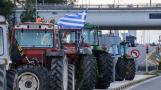 Αγρότες: Κλείνουν επ’ αόριστον την ΕΟ Θεσσαλονίκης-Μουδανίων - Μπλόκο και στο Δερβένι