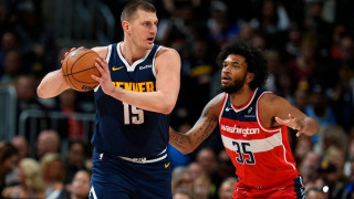 ΝΒΑ: Μυθικός Γιόκιτς - Ο Κάρι «καθάρισε» τους Λέικερς