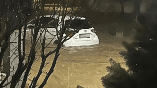 Πλημμύρισαν σπίτια, απεγκλωβισμοί από την Πυροσβεστική στην Κατερίνη