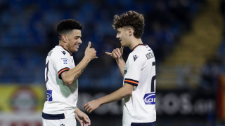 Όσο η σούπερ μεσοεπιθετική γραμμή του ΠΑΟΚ βγάζει φλόγες, θα αρκεί το φιλότιμο του Σαμάτα