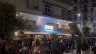 Θεσσαλονίκη: Διαδηλωτές έσπασαν το Αχίλλειον στη Λεωφόρο Νίκης