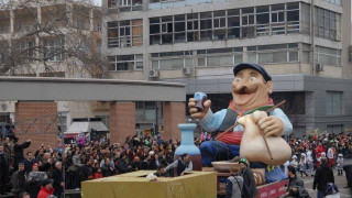 Γκρουπ από το Ωραιόκαστρο στην καρναβαλική παρέλαση της Ξάνθης