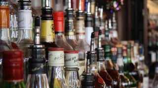Θεσσαλονίκη: 22χρονος ληστής έκλεψε 40 μπουκάλια αλκοόλ και 100 κουτιά αναψυκτικών από επιχείρηση!