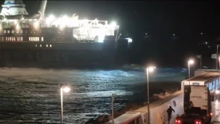 Σίφνος: Πλοίο χρειάστηκε μια ώρα και τρεις προσπάθειες για να δέσει με 11 μποφόρ