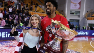 Επίθεση από οπαδούς της Μπαρτσελόνα καταγγέλει η σύζυγος του ΜακΚίσικ: «Δεν έχω λόγια...»