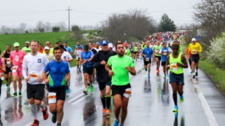 55χρονη από τη Μαλαισία στον Διεθνή Μαραθώνιο «Μέγας Αλέξανδρος»