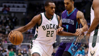 Εντός έδρας συντριβή για Μπακς, στα ρηχά ο Giannis (videos)